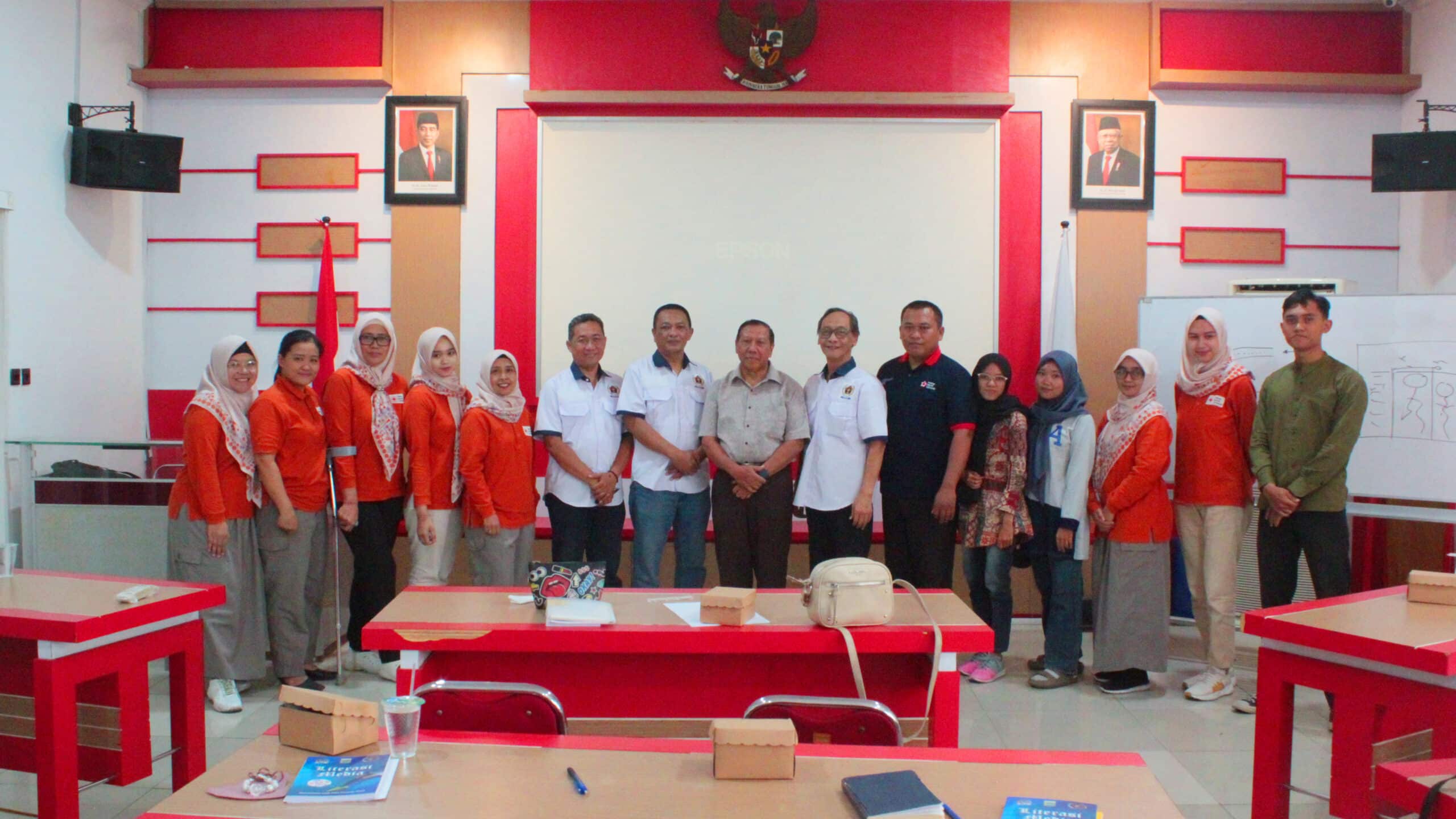 PMI Sampit BANGUN TIM KIP