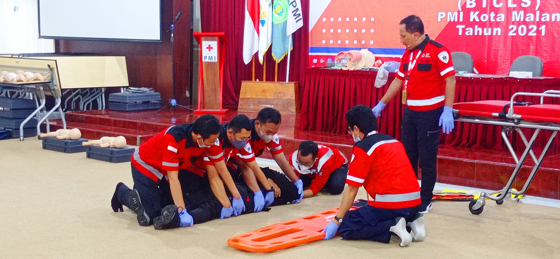 first aid diklat PMI PMR KSR relawan Sampit korps Red Cross Indonesia website