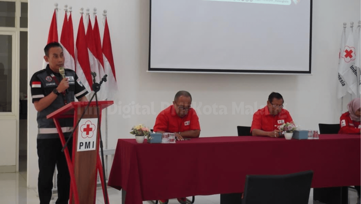 Penyampaian laporan Ketua Panitia Pelatihan Ambulans PMI Sampit